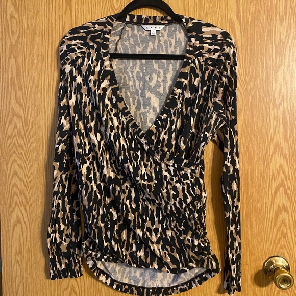 CAbi Tops - CAbi Ruched Fitted Blouse in Black and Tan
